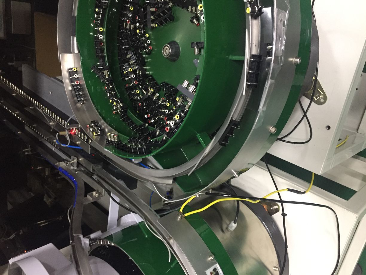 承（chéng）接貼片機（jī）改造升級異形元件插件機